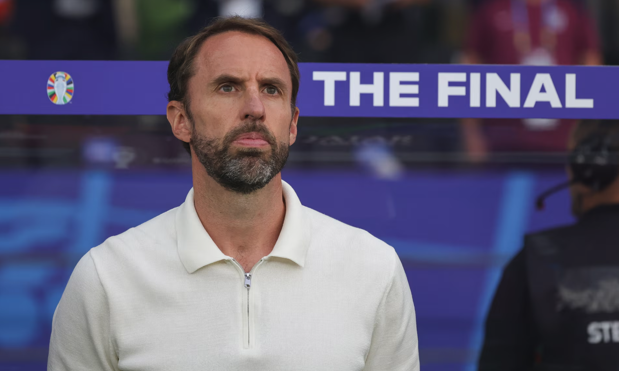 Southgate ở khu kỹ thuật của tuyển Anh trong trận chung kết Euro 2024. Ảnh: firo sportphoto